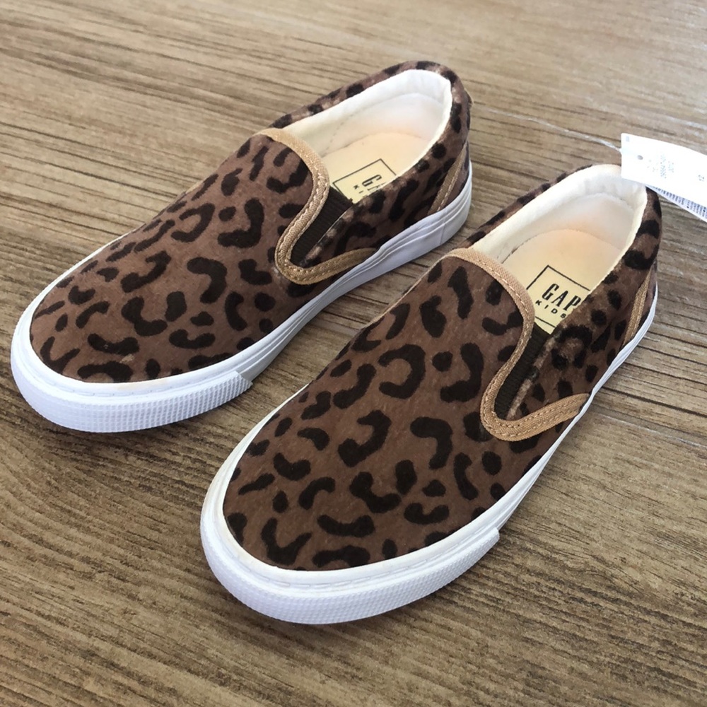 ‼️SOLD‼️ NWT Girls GAP kids Leopard Slip On Shoes